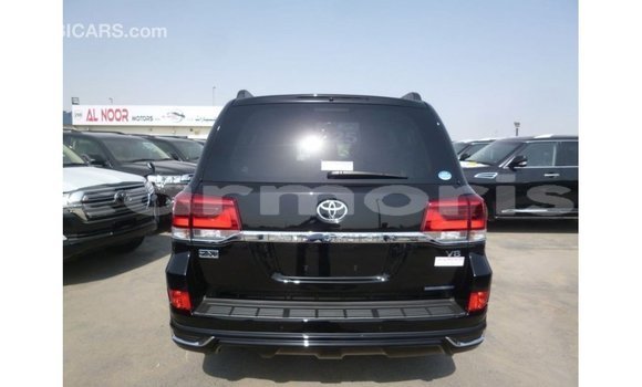 Acheter Import Voiture Toyota Land Cruiser Noir à Import - Dubai, Îles Agalega Acheter Import Voiture Toyota Land Cruiser Noir à Import - Dubai, Îles Agalega