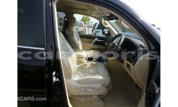 Acheter Import Voiture Toyota Land Cruiser Noir à Import - Dubai, Îles Agalega Acheter Import Voiture Toyota Land Cruiser Noir à Import - Dubai, Îles Agalega