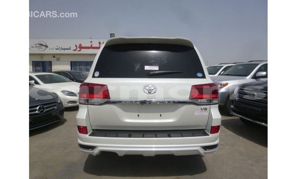 Acheter Import Voiture Toyota Land Cruiser Blanc à Import - Dubai, Îles Agalega Acheter Import Voiture Toyota Land Cruiser Blanc à Import - Dubai, Îles Agalega