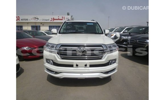 Acheter Import Voiture Toyota Land Cruiser Blanc à Import - Dubai, Îles Agalega Acheter Import Voiture Toyota Land Cruiser Blanc à Import - Dubai, Îles Agalega