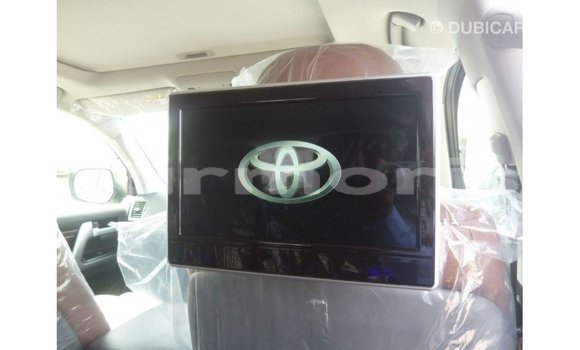 Acheter Import Voiture Toyota Land Cruiser Blanc à Import - Dubai, Îles Agalega Acheter Import Voiture Toyota Land Cruiser Blanc à Import - Dubai, Îles Agalega