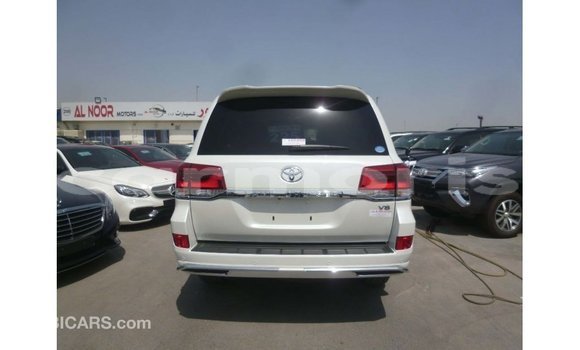 Acheter Import Voiture Toyota Land Cruiser Blanc à Import - Dubai, Îles Agalega Acheter Import Voiture Toyota Land Cruiser Blanc à Import - Dubai, Îles Agalega