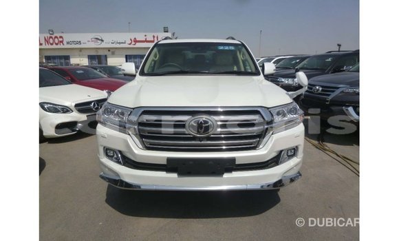 Acheter Import Voiture Toyota Land Cruiser Blanc à Import - Dubai, Îles Agalega Acheter Import Voiture Toyota Land Cruiser Blanc à Import - Dubai, Îles Agalega