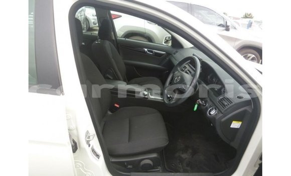 Buy Import Mercedes-Benz 200 White Car in Import - Dubai in Agalega Islands Buy Import Mercedes-Benz 200 White Car in Import - Dubai in Agalega Islands