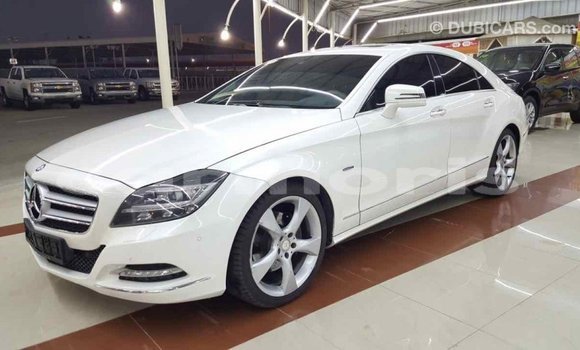 Buy Import Mercedes-Benz 190 (W201) White Car in Import - Dubai in Agalega Islands Buy Import Mercedes-Benz 190 (W201) White Car in Import - Dubai in Agalega Islands