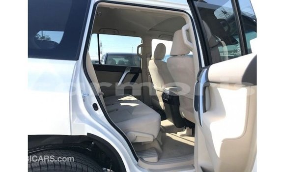 Acheter Import Voiture Toyota Prado Blanc à Import - Dubai, Îles Agalega Acheter Import Voiture Toyota Prado Blanc à Import - Dubai, Îles Agalega
