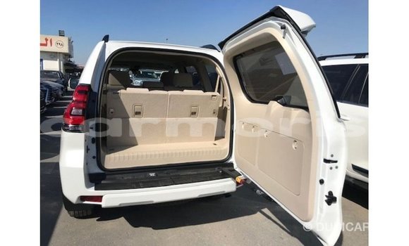 Acheter Import Voiture Toyota Prado Blanc à Import - Dubai, Îles Agalega Acheter Import Voiture Toyota Prado Blanc à Import - Dubai, Îles Agalega