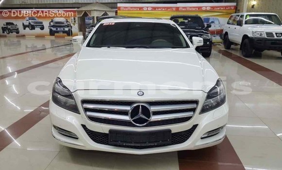 Buy Import Mercedes-Benz 190 (W201) White Car in Import - Dubai in Agalega Islands Buy Import Mercedes-Benz 190 (W201) White Car in Import - Dubai in Agalega Islands
