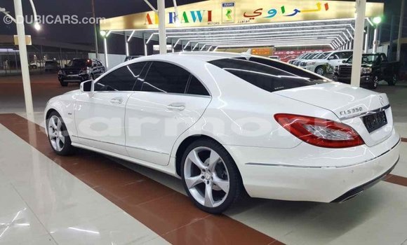 Buy Import Mercedes-Benz 190 (W201) White Car in Import - Dubai in Agalega Islands Buy Import Mercedes-Benz 190 (W201) White Car in Import - Dubai in Agalega Islands