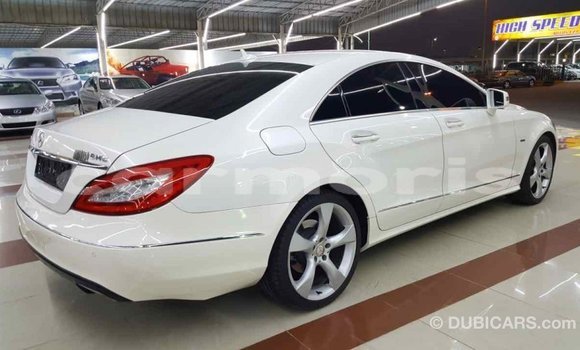 Buy Import Mercedes-Benz 190 (W201) White Car in Import - Dubai in Agalega Islands Buy Import Mercedes-Benz 190 (W201) White Car in Import - Dubai in Agalega Islands