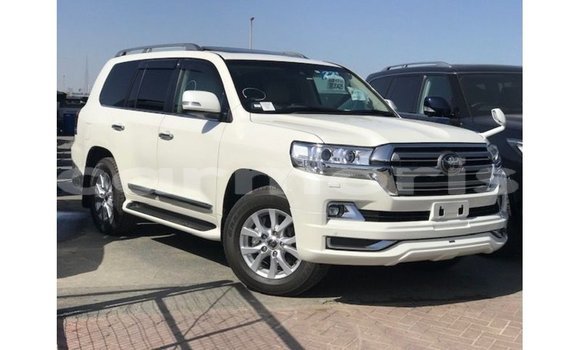 Acheter Import Voiture Toyota Land Cruiser Blanc à Import - Dubai, Îles Agalega Acheter Import Voiture Toyota Land Cruiser Blanc à Import - Dubai, Îles Agalega