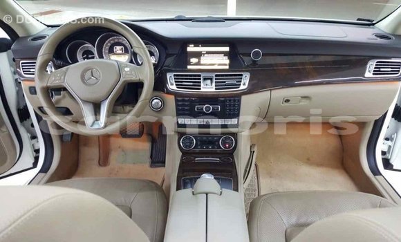 Buy Import Mercedes-Benz 190 (W201) White Car in Import - Dubai in Agalega Islands Buy Import Mercedes-Benz 190 (W201) White Car in Import - Dubai in Agalega Islands