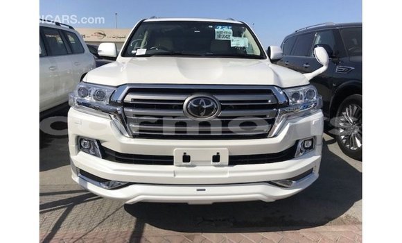 Acheter Import Voiture Toyota Land Cruiser Blanc à Import - Dubai, Îles Agalega Acheter Import Voiture Toyota Land Cruiser Blanc à Import - Dubai, Îles Agalega