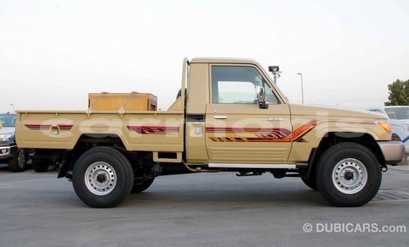 Buy Import Toyota Land Cruiser Beige Car in Import - Dubai in Agalega Islands Buy Import Toyota Land Cruiser Beige Car in Import - Dubai in Agalega Islands