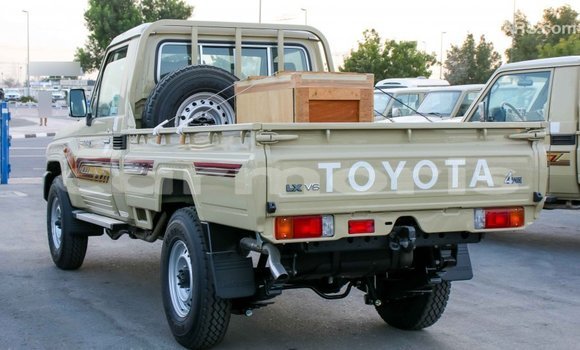 Buy Import Toyota Land Cruiser Beige Car in Import - Dubai in Agalega Islands Buy Import Toyota Land Cruiser Beige Car in Import - Dubai in Agalega Islands