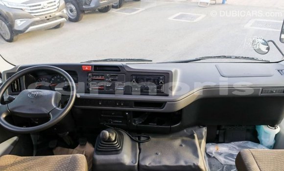 Acheter Import Voiture Toyota Coaster Blanc à Import - Dubai, Îles Agalega Acheter Import Voiture Toyota Coaster Blanc à Import - Dubai, Îles Agalega