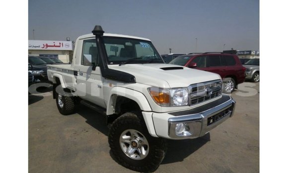 Buy Import Toyota Land Cruiser White Car in Import - Dubai in Agalega Islands Buy Import Toyota Land Cruiser White Car in Import - Dubai in Agalega Islands