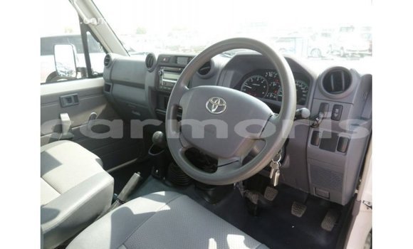 Buy Import Toyota Land Cruiser White Car in Import - Dubai in Agalega Islands Buy Import Toyota Land Cruiser White Car in Import - Dubai in Agalega Islands