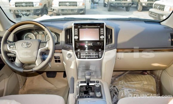 Acheter Import Voiture Toyota Land Cruiser Blanc à Import - Dubai, Îles Agalega Acheter Import Voiture Toyota Land Cruiser Blanc à Import - Dubai, Îles Agalega