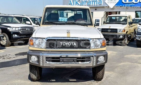 Acheter Import Voiture Toyota Land Cruiser Beige à Import - Dubai, Îles Agalega Acheter Import Voiture Toyota Land Cruiser Beige à Import - Dubai, Îles Agalega