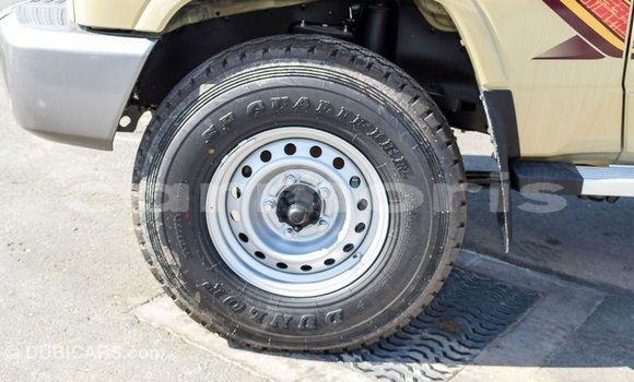 Acheter Import Voiture Toyota Land Cruiser Beige à Import - Dubai, Îles Agalega Acheter Import Voiture Toyota Land Cruiser Beige à Import - Dubai, Îles Agalega