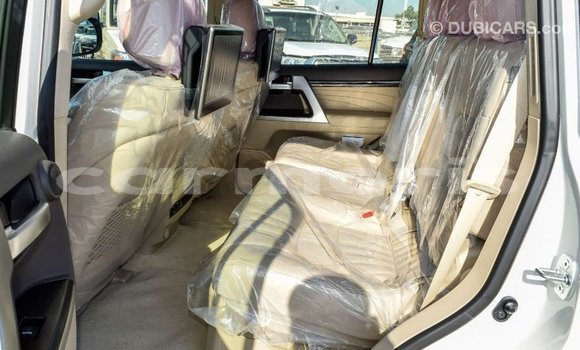 Acheter Import Voiture Toyota Land Cruiser Blanc à Import - Dubai, Îles Agalega Acheter Import Voiture Toyota Land Cruiser Blanc à Import - Dubai, Îles Agalega