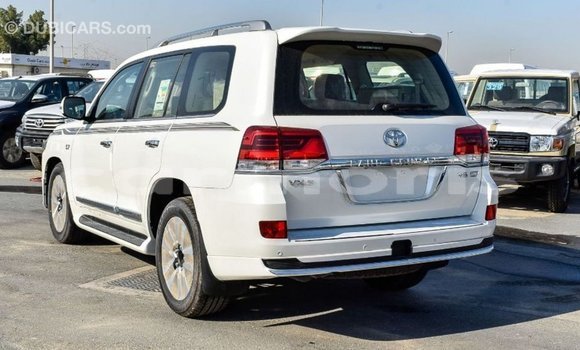 Acheter Import Voiture Toyota Land Cruiser Blanc à Import - Dubai, Îles Agalega Acheter Import Voiture Toyota Land Cruiser Blanc à Import - Dubai, Îles Agalega