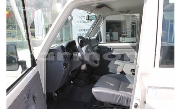 Buy Import Toyota Land Cruiser White Car in Import - Dubai in Agalega Islands Buy Import Toyota Land Cruiser White Car in Import - Dubai in Agalega Islands