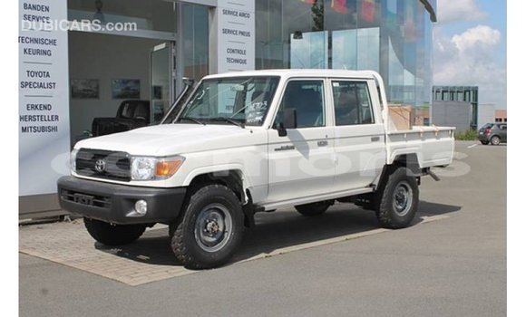 Buy Import Toyota Land Cruiser White Car in Import - Dubai in Agalega Islands Buy Import Toyota Land Cruiser White Car in Import - Dubai in Agalega Islands