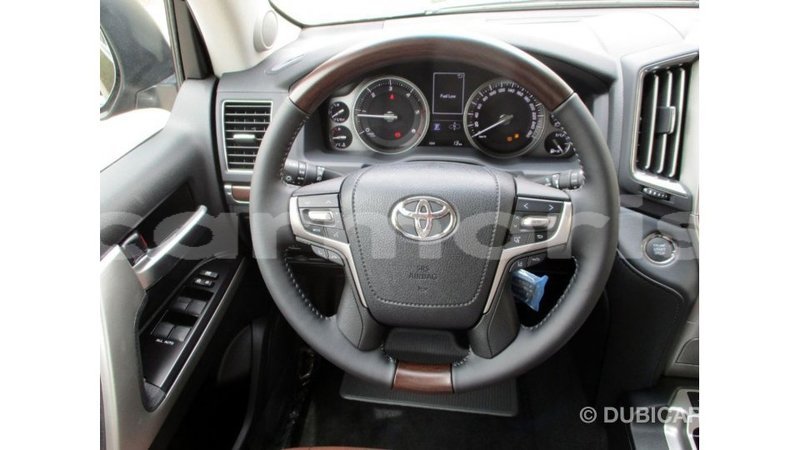 Big with watermark toyota land cruiser agalega islands import dubai 3611