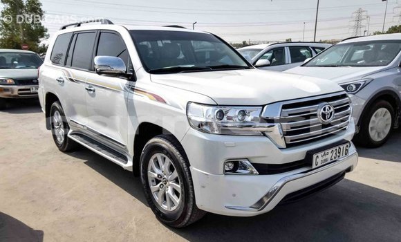 Acheter Import Voiture Toyota Land Cruiser Blanc à Import - Dubai, Îles Agalega Acheter Import Voiture Toyota Land Cruiser Blanc à Import - Dubai, Îles Agalega