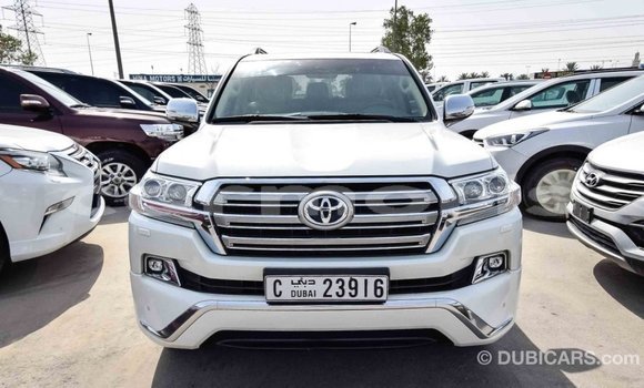 Acheter Import Voiture Toyota Land Cruiser Blanc à Import - Dubai, Îles Agalega Acheter Import Voiture Toyota Land Cruiser Blanc à Import - Dubai, Îles Agalega
