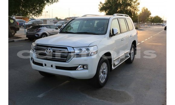 Buy Import Toyota Land Cruiser White Car in Import - Dubai in Agalega Islands Buy Import Toyota Land Cruiser White Car in Import - Dubai in Agalega Islands