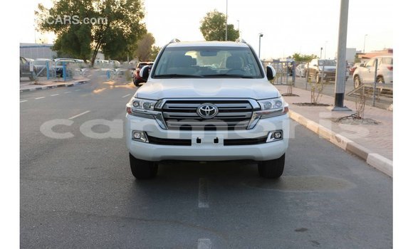 Buy Import Toyota Land Cruiser White Car in Import - Dubai in Agalega Islands Buy Import Toyota Land Cruiser White Car in Import - Dubai in Agalega Islands