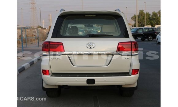 Buy Import Toyota Land Cruiser White Car in Import - Dubai in Agalega Islands Buy Import Toyota Land Cruiser White Car in Import - Dubai in Agalega Islands