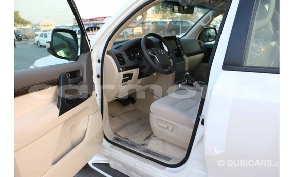 Buy Import Toyota Land Cruiser White Car in Import - Dubai in Agalega Islands Buy Import Toyota Land Cruiser White Car in Import - Dubai in Agalega Islands