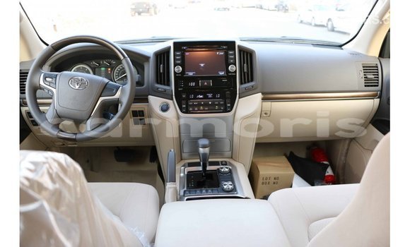 Buy Import Toyota Land Cruiser White Car in Import - Dubai in Agalega Islands Buy Import Toyota Land Cruiser White Car in Import - Dubai in Agalega Islands