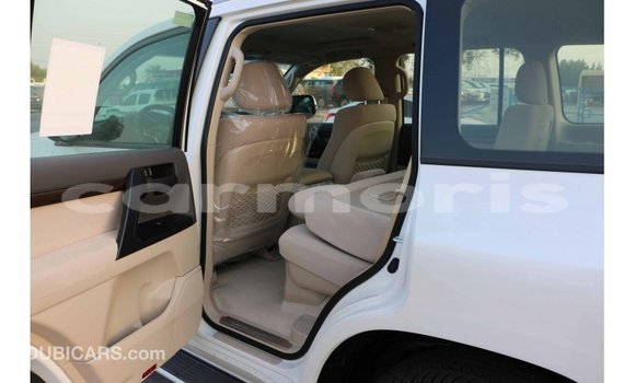Buy Import Toyota Land Cruiser White Car in Import - Dubai in Agalega Islands Buy Import Toyota Land Cruiser White Car in Import - Dubai in Agalega Islands