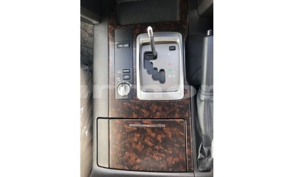 Acheter Import Voiture Toyota Land Cruiser Noir à Import - Dubai, Îles Agalega Acheter Import Voiture Toyota Land Cruiser Noir à Import - Dubai, Îles Agalega