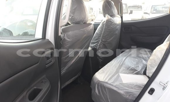 Acheter Import Voiture Mitsubishi L200 Blanc à Import - Dubai, Îles Agalega Acheter Import Voiture Mitsubishi L200 Blanc à Import - Dubai, Îles Agalega
