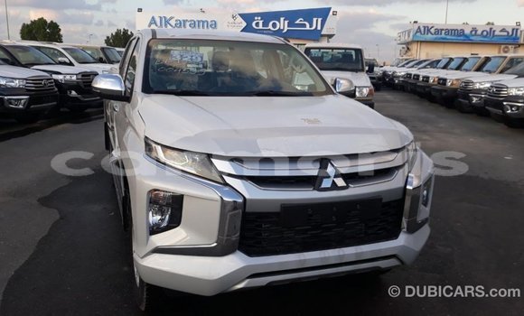 Acheter Import Voiture Mitsubishi L200 Blanc à Import - Dubai, Îles Agalega Acheter Import Voiture Mitsubishi L200 Blanc à Import - Dubai, Îles Agalega