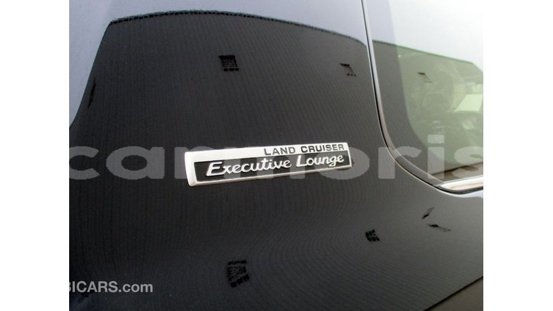 Big with watermark toyota land cruiser agalega islands import dubai 3647