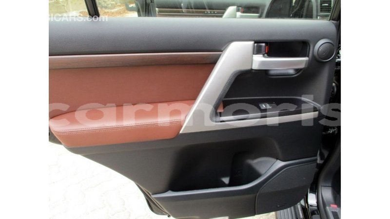 Big with watermark toyota land cruiser agalega islands import dubai 3659