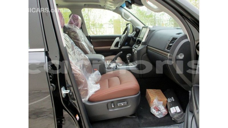 Big with watermark toyota land cruiser agalega islands import dubai 3659