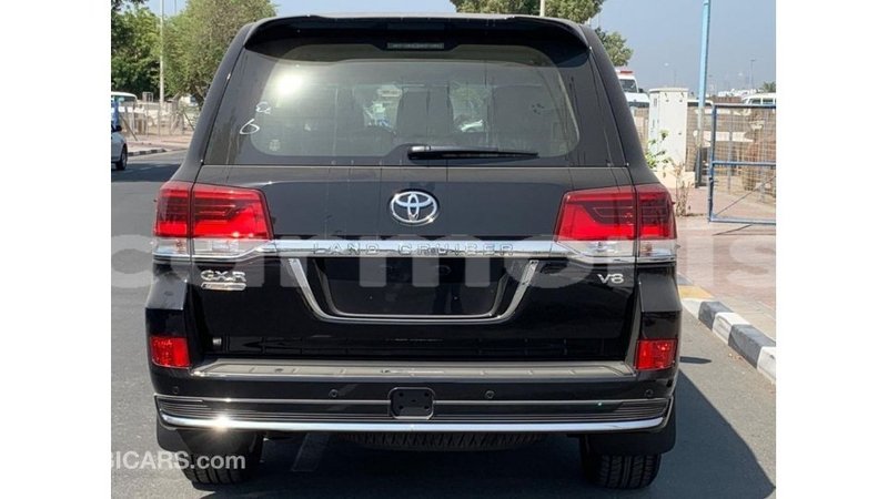 Big with watermark toyota land cruiser agalega islands import dubai 3661