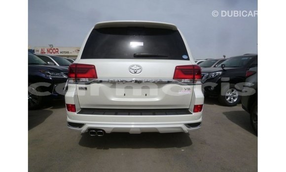 Buy Import Toyota Land Cruiser White Car in Import - Dubai in Agalega Islands Buy Import Toyota Land Cruiser White Car in Import - Dubai in Agalega Islands