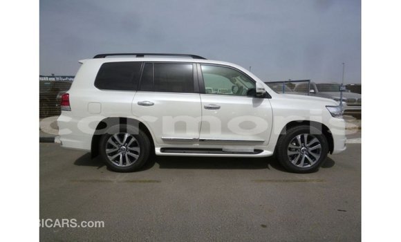Buy Import Toyota Land Cruiser White Car in Import - Dubai in Agalega Islands Buy Import Toyota Land Cruiser White Car in Import - Dubai in Agalega Islands