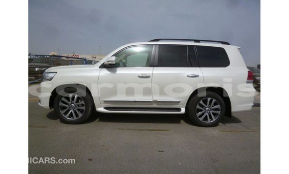 Buy Import Toyota Land Cruiser White Car in Import - Dubai in Agalega Islands Buy Import Toyota Land Cruiser White Car in Import - Dubai in Agalega Islands