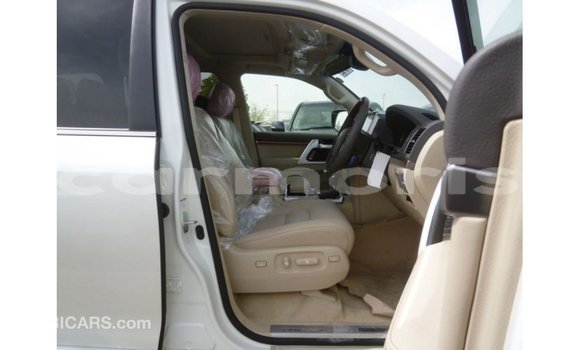 Buy Import Toyota Land Cruiser White Car in Import - Dubai in Agalega Islands Buy Import Toyota Land Cruiser White Car in Import - Dubai in Agalega Islands