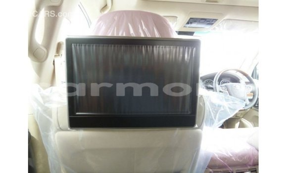 Buy Import Toyota Land Cruiser White Car in Import - Dubai in Agalega Islands Buy Import Toyota Land Cruiser White Car in Import - Dubai in Agalega Islands